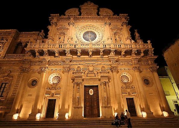 "Il Vecchio Salone" Appartamento In Pieno Centro Con Garage Privato Лечче Экстерьер фото