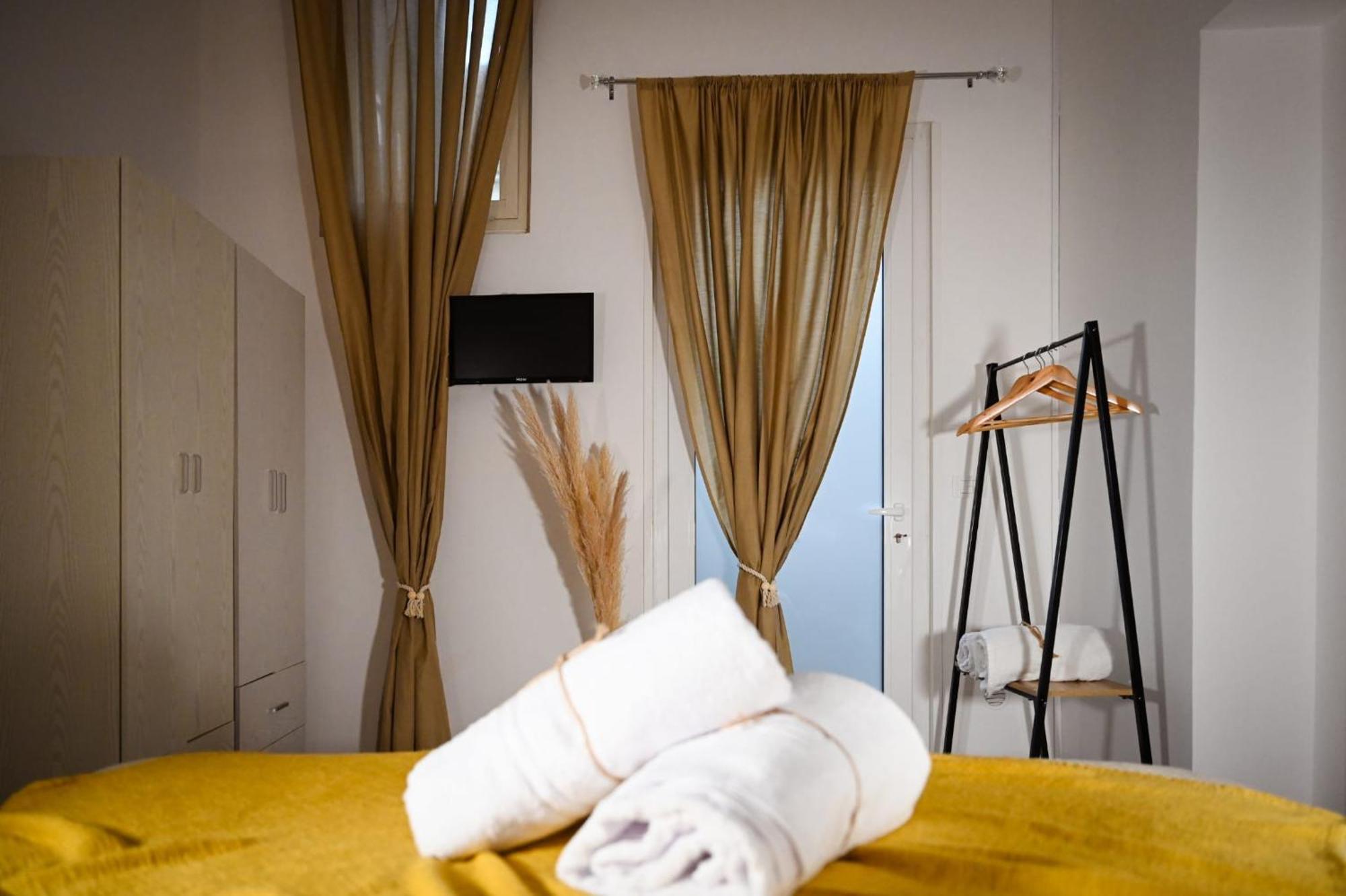 "Il Vecchio Salone" Appartamento In Pieno Centro Con Garage Privato Лечче Экстерьер фото