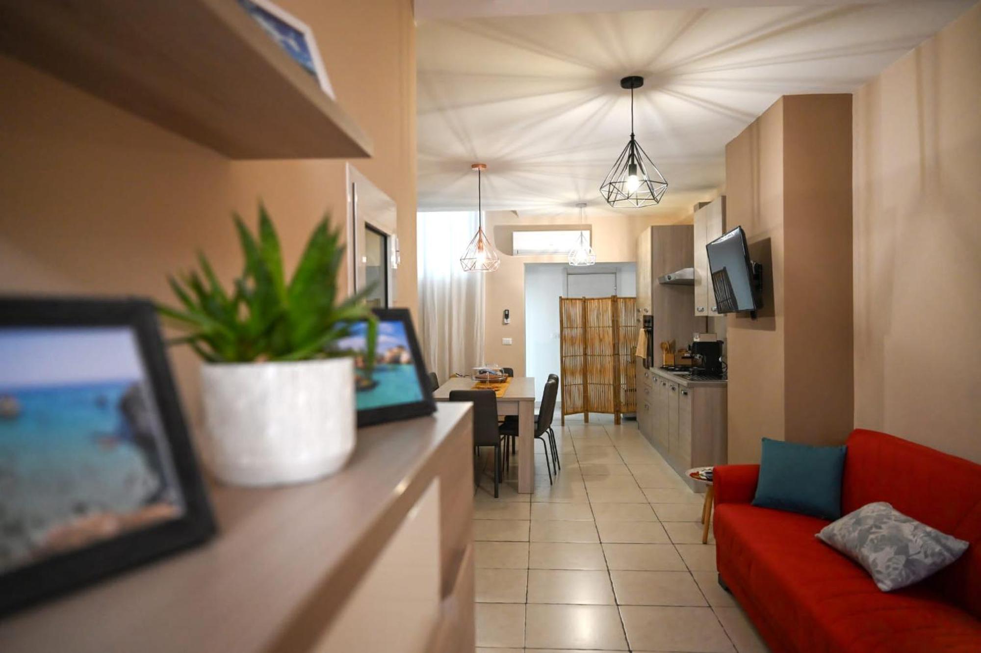 "Il Vecchio Salone" Appartamento In Pieno Centro Con Garage Privato Лечче Экстерьер фото